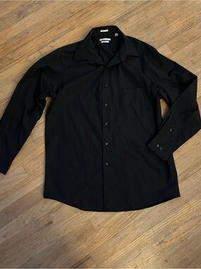 Van Heusen Black Long-Sleeve Dress Shirt